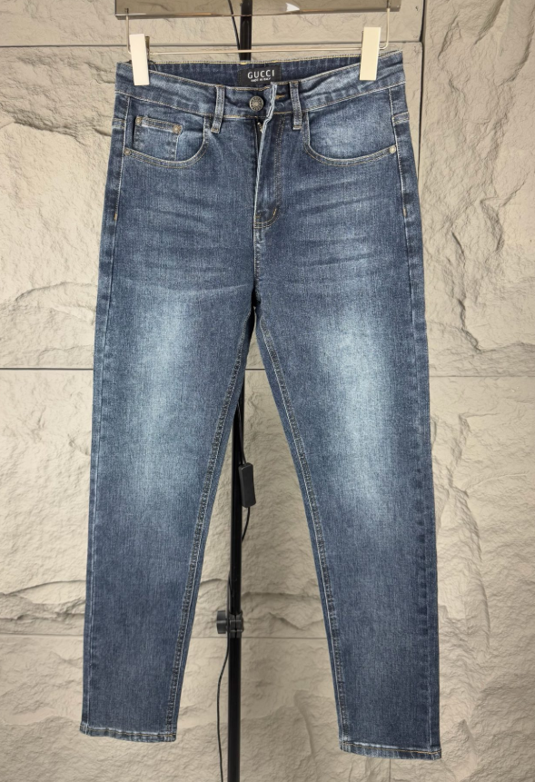 各品牌款式牛仔褲