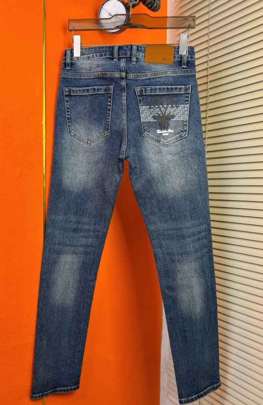 各品牌款式牛仔褲